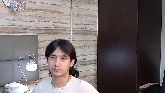 Snapshot of Lovers_21 chatting on 06-15-26, 04:01 Lovers 21 online show from 06-15-26, 04:01