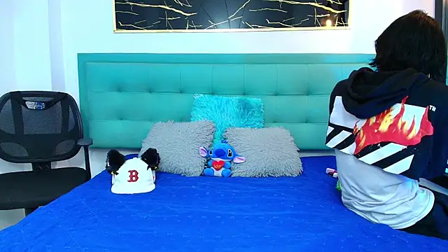 Snapshot of Lovers_21 chatting on 10-12-25, 05:09 Lovers 21 online show from 10-12-25, 05:09