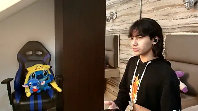 Lovers 21 online show from 01-14-26, 03:32