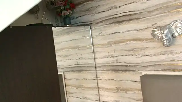 Lovers 21 online show from 12-19-25, 03:32