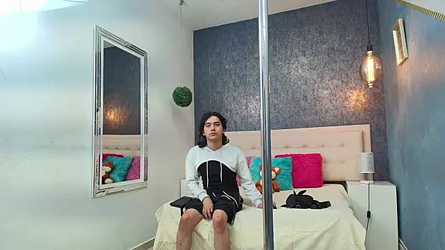 Lovers 21 online show from 05-31-26, 04:07