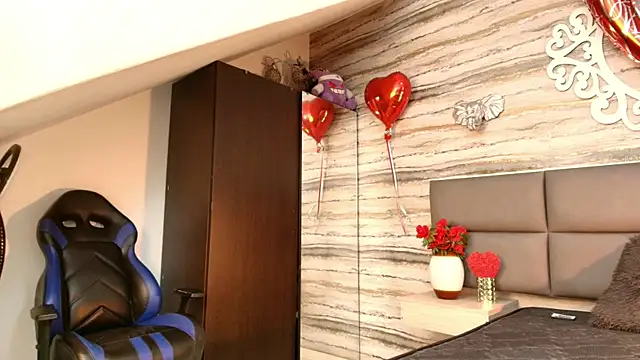 Lovers 21 online show from 02-17-26, 03:37