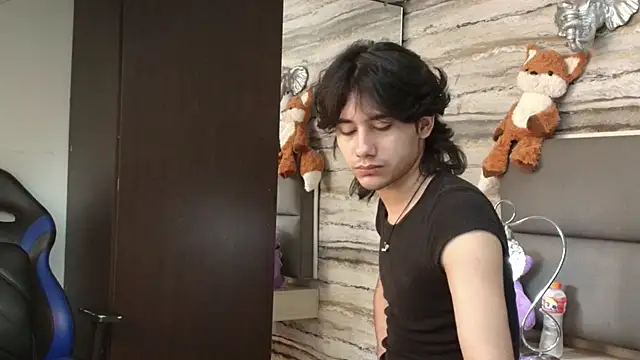 Lovers 21 online show from 04-23-26, 04:08