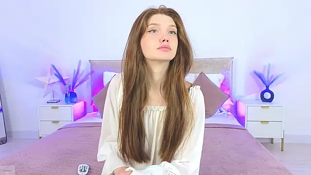 Snapshot of Nicole_Broown_ chatting on 09-29-25, 10:04 Nicole Broown  online show from 09-29-25, 10:04