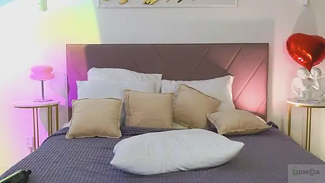 Nicole Broown  online show from 02-20-26, 09:17