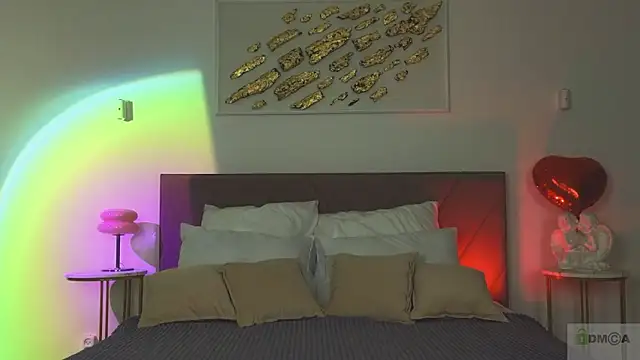 Nicole Broown  online show from 02-14-26, 09:04