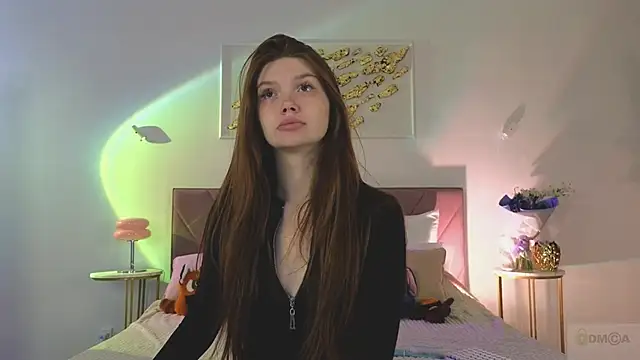 Nicole Broown  online show from 11-30-25, 09:26