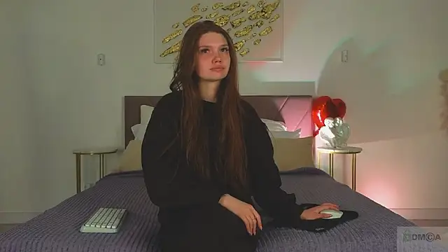 Nicole Broown  online show from 03-08-26, 09:07