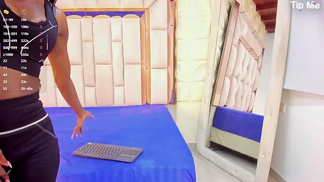 Sarah Adamss online show from 10-25-25, 12:17