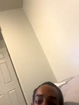 Snapshot of vaultclub chatting on 10-07-25, 12:39 vaultclub online show from 10-07-25, 12:39