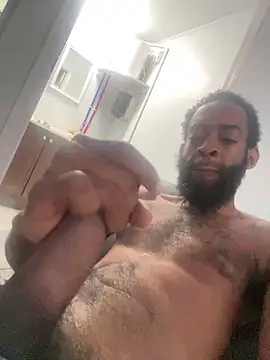 Snapshot of vaultclub chatting on 11-28-25, 05:57 vaultclub online show from 11-28-25, 05:57