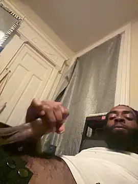 Snapshot of vaultclub chatting on 11-09-25, 03:43 vaultclub online show from 11-09-25, 03:43