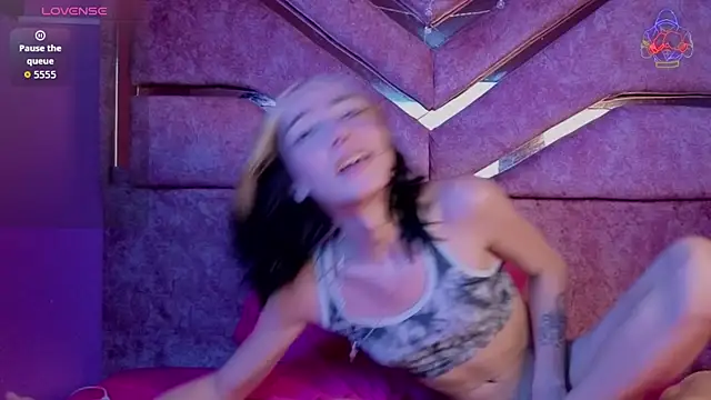 samantaa liov online show from 04-16-26, 07:47