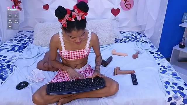 adisson petite1 online show from 02-22-26, 07:48