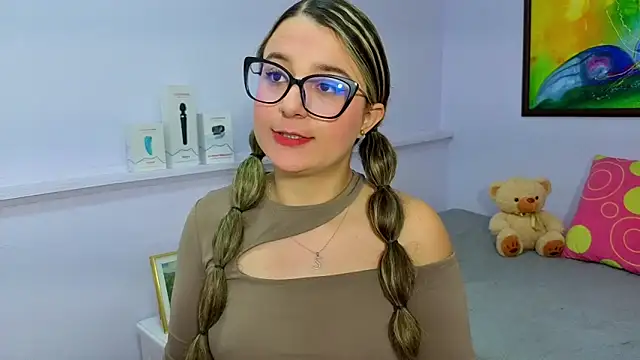 Snapshot of katiaa_lovv chatting on 02-14-26, 11:54 katiaa lovv online show from 02-14-26, 11:54