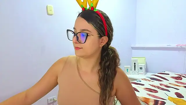 Snapshot of katiaa_lovv chatting on 12-14-25, 01:39 katiaa lovv online show from 12-14-25, 01:39