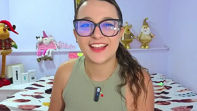 Snapshot of katiaa_lovv chatting on 11-19-25, 12:05 katiaa lovv online show from 11-19-25, 12:05