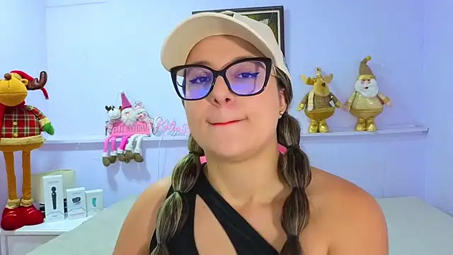 Snapshot of katiaa_lovv chatting on 11-25-25, 12:05 katiaa lovv online show from 11-25-25, 12:05