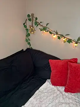 Snapshot of DesertLuxe chatting on 02-06-26, 05:36 DesertLuxe online show from 02-06-26, 05:36