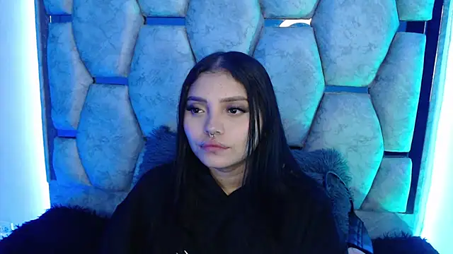 AnalyMilles online show from 03-17-26, 04:04