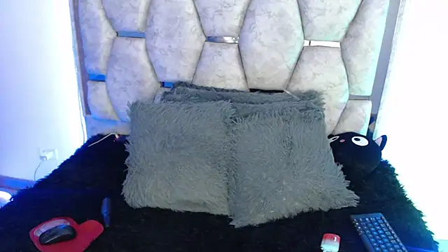 AnalyMilles online show from 03-21-26, 10:24