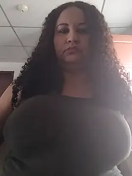 MEYBELLATINA online show from 10-10-25, 08:42