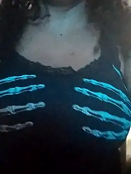 MEYBELLATINA online show from 10-31-25, 11:11