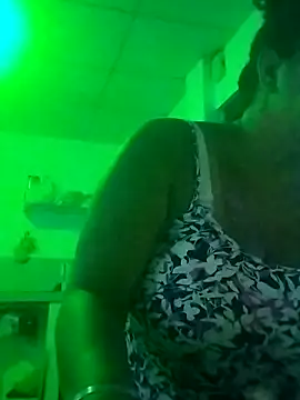 MEYBELLATINA online show from 03-04-26, 09:00