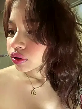 Mia Valmont online show from 12-15-25, 01:39