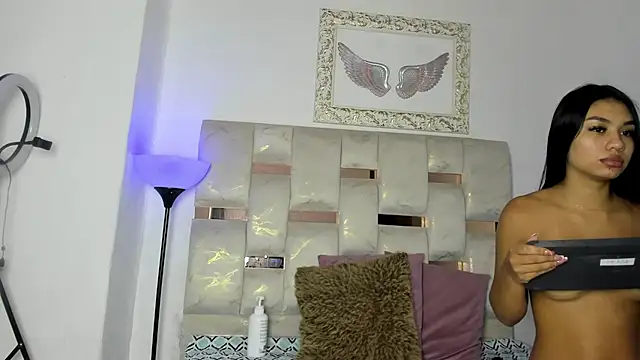 Nyra 18 online show from 11-27-25, 01:50