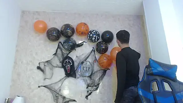 Aaron Foxxx online show from 11-04-25, 12:42