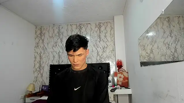 Aaron Foxxx online show from 11-15-25, 01:42