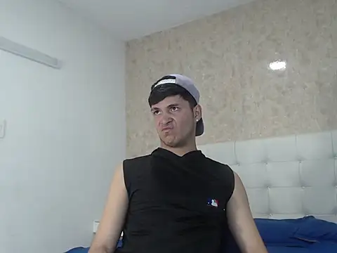 Aaron Foxxx online show from 12-19-25, 08:22