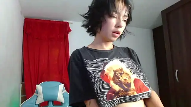 Snapshot of kiyusweetcrazy chatting on 10-22-25, 02:11 kiyusweetcrazy online show from 10-22-25, 02:11