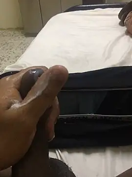 Yassesexy online show from 03-25-26, 12:00