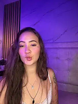 Honey noir online show from 02-26-26, 06:52