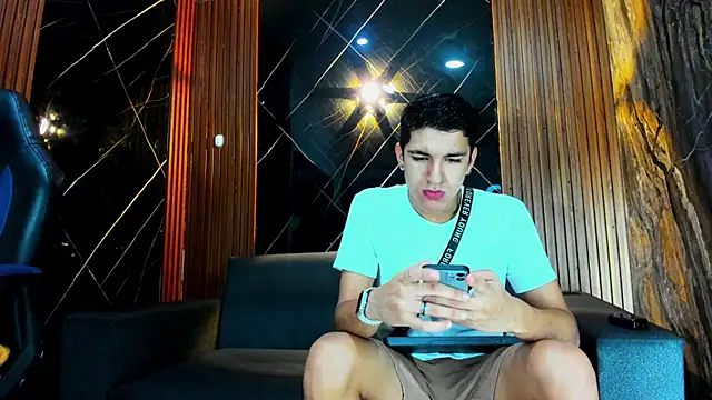 Snapshot of Stiben_boy chatting on 10-18-25, 02:57 Stiben boy online show from 10-18-25, 02:57