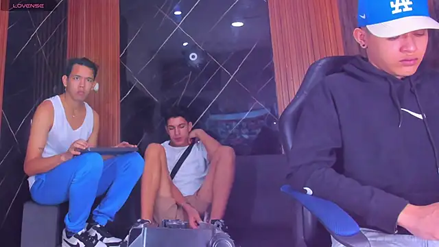 Stiben boy online show from 11-29-25, 04:01