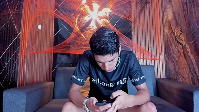 Stiben boy online show from 10-25-25, 02:44