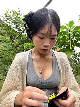 Snapshot of -mayhan11 chatting on 10-26-25, 03:51 -mayhan11 online show from 10-26-25, 03:51