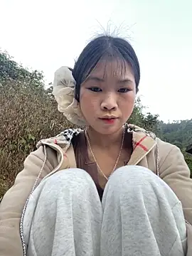 Snapshot of -mayhan11 chatting on 12-19-25, 10:17 -mayhan11 online show from 12-19-25, 10:17