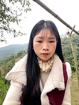 Snapshot of -mayhan11 chatting on 12-17-25, 03:44 -mayhan11 online show from 12-17-25, 03:44