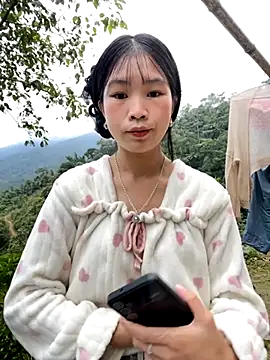 Snapshot of -mayhan11 chatting on 10-28-25, 07:40 -mayhan11 online show from 10-28-25, 07:40