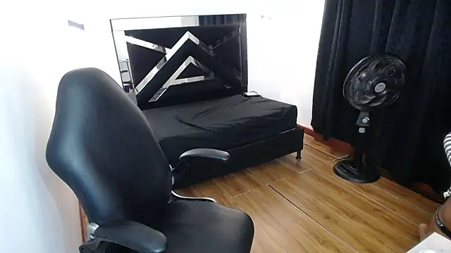 MarianaRojas  online show from 01-15-26, 02:59