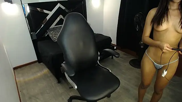 MarianaRojas  online show from 05-20-26, 05:48