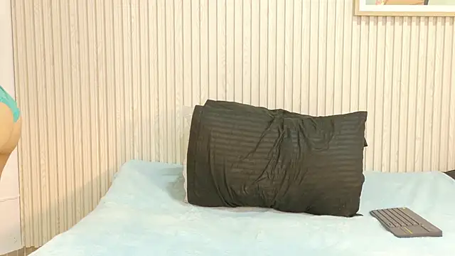 Abrilmirren online show from 10-15-25, 11:18