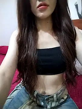 Snapshot of Quynhbabysexy chatting on 02-15-26, 03:22 Quynhbabysexy online show from 02-15-26, 03:22