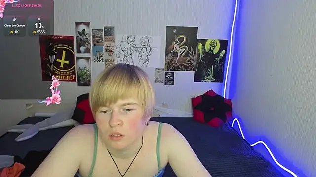 Cattie w  online show from 12-19-25, 01:09