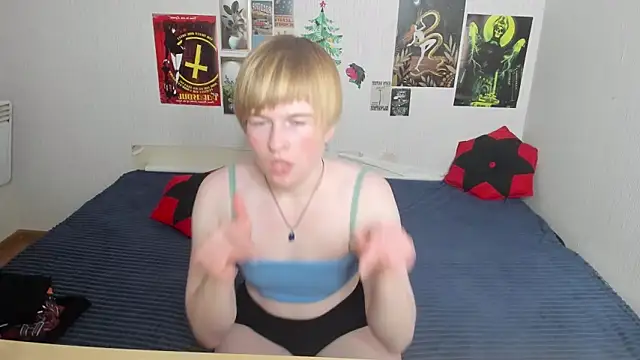 Cattie w  online show from 04-18-26, 01:19