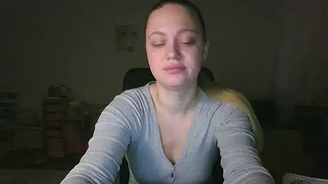 Snapshot of Cynoraye chatting on 03-01-26, 01:38 Cynoraye online show from 03-01-26, 01:38